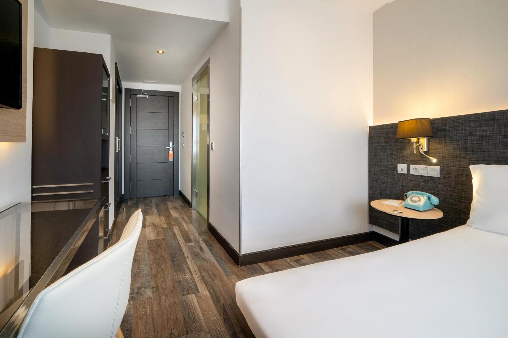Hotel Cadiz Paseo Del Mar, Affiliated By Melia Exterior photo